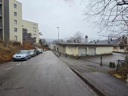 Parking à  Chambéry (73000),  pièces