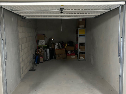 Parking à  Aix-les-Bains (73100),  pièces