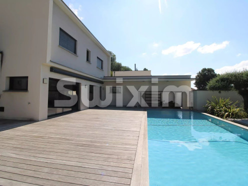 Maison à  Bourgoin-Jallieu (38300), 6 pièces