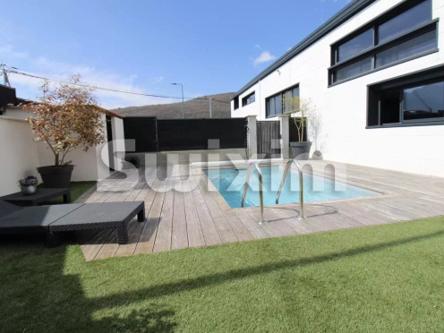 Maison à  Aix-les-Bains (73100), 8 pièces