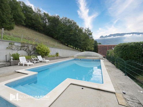 Maison à  Yenne (73170), 11 pièces