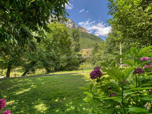 Propriété à  Saint-Jean-d'Arvey (73230), 10 pièces