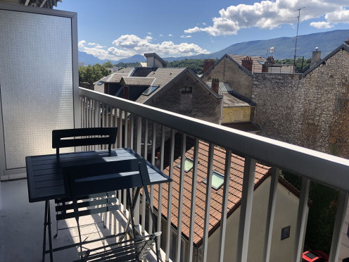 Studio à  Aix-les-Bains (73100),  pièces