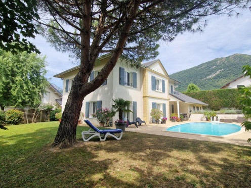 Maison à  Challes-les-Eaux (73190), 7 pièces