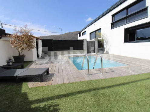 Maison à  Aix-les-Bains (73100), 8 pièces