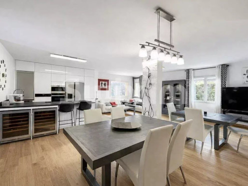 Maison à  Aix-les-Bains (73100), 5 pièces