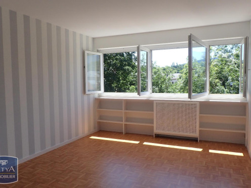 Appartement à  Chambéry (73000), 2 pièces