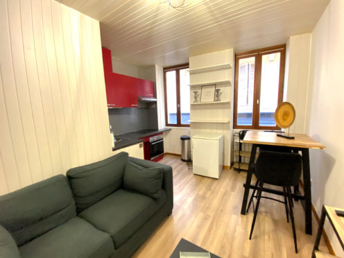 Studio à  Aix-les-Bains (73100), 1 pièces