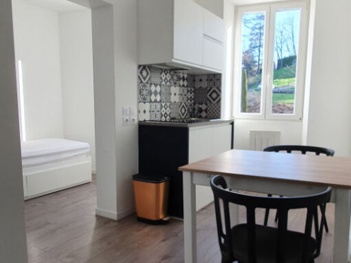 Appartement à  Aix-les-Bains (73100), 1 pièces