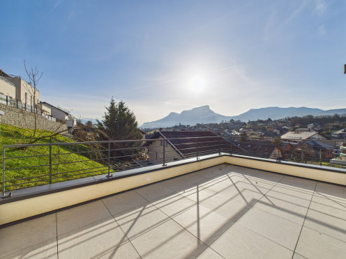 Appartement à  Saint-Jeoire-Prieuré (73190), 4 pièces