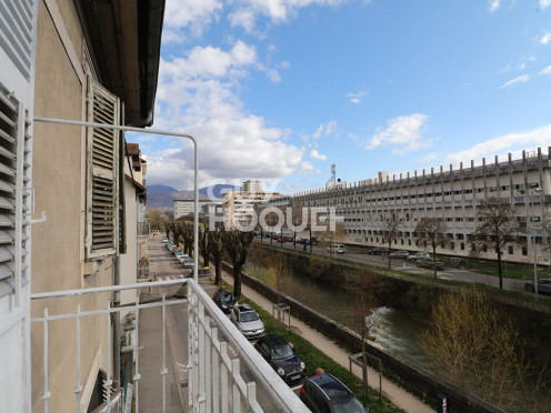 Appartement à  Chambéry (73000), 5 pièces