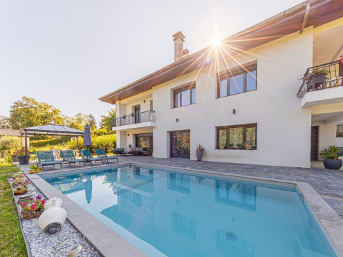 Maison à  Aix-les-Bains (73100), 8 pièces