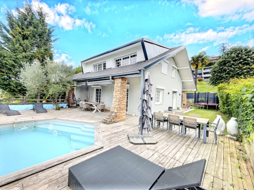 Maison à  Aix-les-Bains (73100), 7 pièces