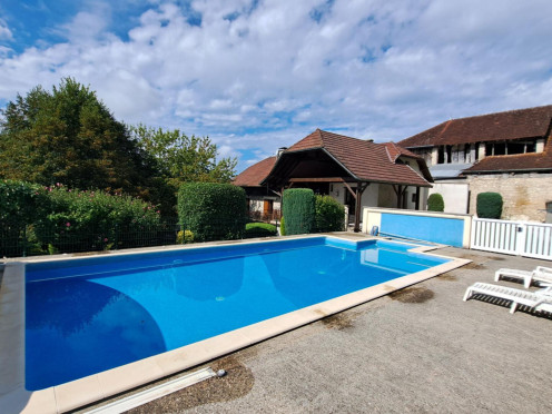 Maison à  Yenne (73170), 11 pièces