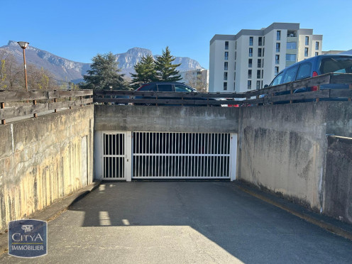 Parking à La Ravoire (73490),  pièces