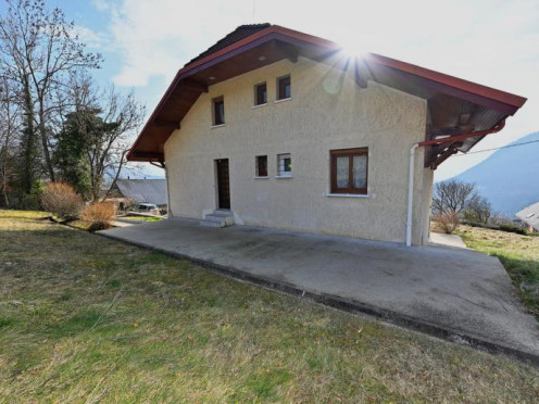 Maison à  Thoiry (73230), 7 pièces