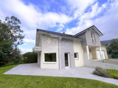 Maison à  Brison-Saint-Innocent (73100), 8 pièces