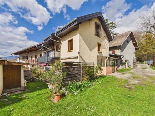 Maison de village à  Bassens (73000), 4 pièces