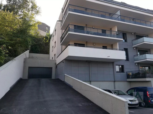 Parking à  Chambéry (73000), 1 pièces