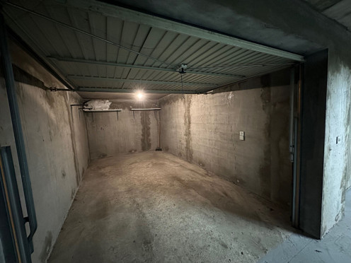 Parking à  Chambéry (73000),  pièces