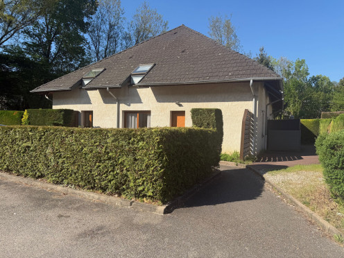 Maison à  Challes-les-Eaux (73190), 12 pièces