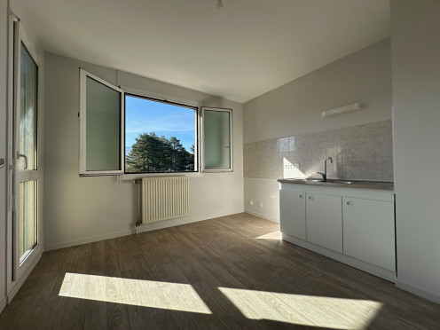 Appartement à  Chambéry (73000), 3 pièces