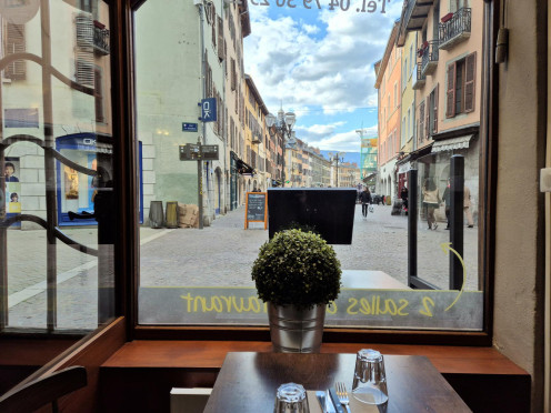 Commerce divers à  Chambéry (73000),  pièces