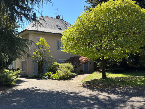 Maison à La Motte-Servolex (73290), 8 pièces