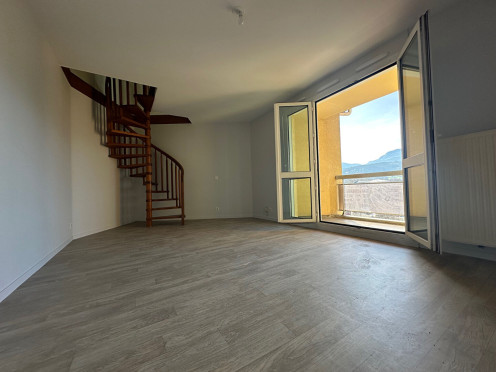 Appartement à  Chambéry (73000), 3 pièces