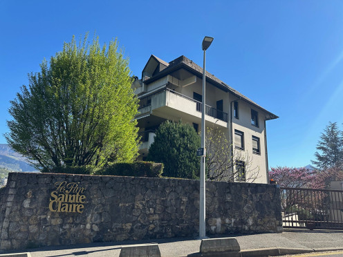 Parking à  Chambéry (73000),  pièces