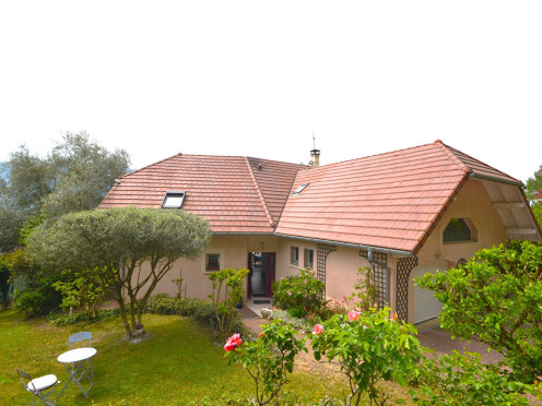 Maison à  Aix-les-Bains (73100), 6 pièces