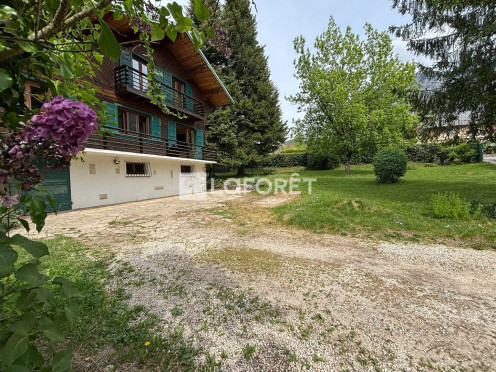Maison à  Aix-les-Bains (73100), 6 pièces