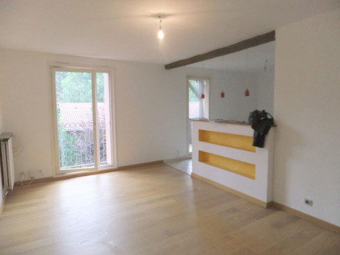 Appartement à  Gières (38610), 3 pièces