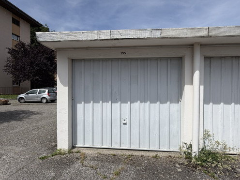 Parking à La Motte-Servolex (73290),  pièces