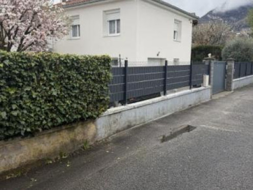 Maison à  Saint-Alban-Leysse (73230), 7 pièces