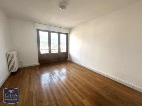 Appartement à  Chambéry (73000), 2 pièces