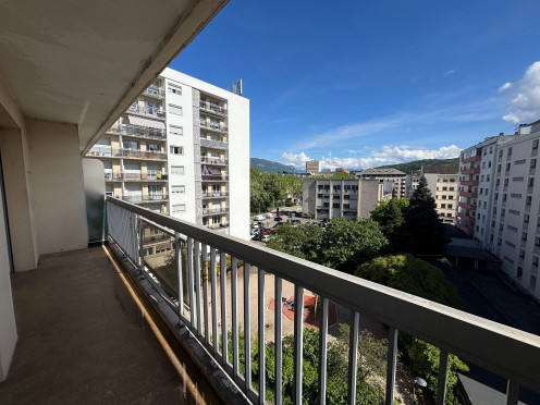 Appartement à  Chambéry (73000), 3 pièces