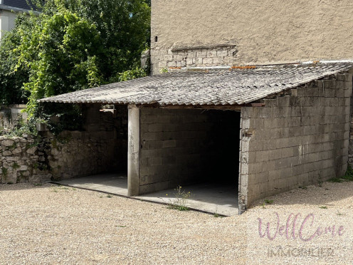 Parking à  Aix-les-Bains (73100),  pièces