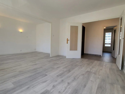 Appartement à  Chambéry (73000), 3 pièces