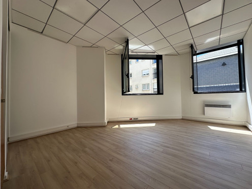 Bureau à  Chambéry (73000), 5 pièces