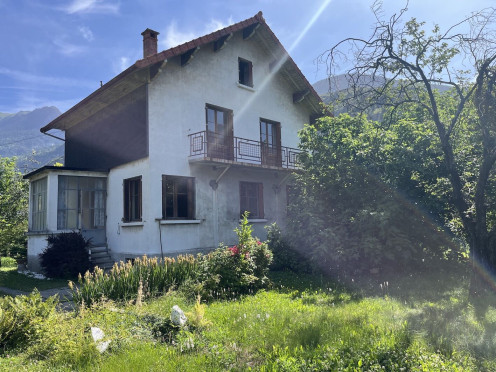 Maison à  Saint-Jean-de-Maurienne (73300), 7 pièces