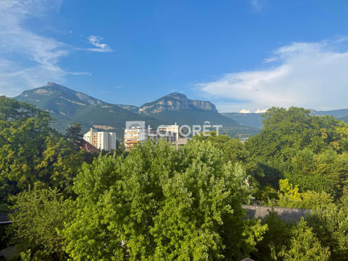 Appartement à  Chambéry (73000), 3 pièces