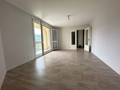 Appartement à  Chambéry (73000), 2 pièces