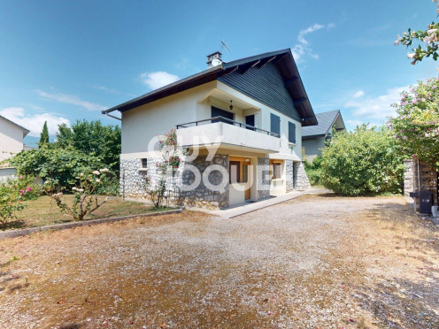 Maison de campagne à  Jacob-Bellecombette (73000), 9 pièces