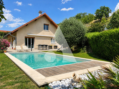 Maison à  Voglans (73420), 6 pièces