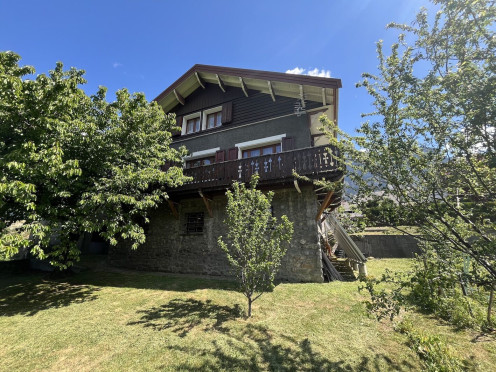 Maison à  Saint-Julien-Mont-Denis (73870), 9 pièces