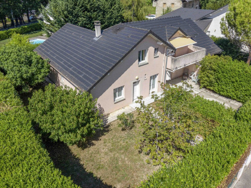 Maison à  Challes-les-Eaux (73190), 6 pièces