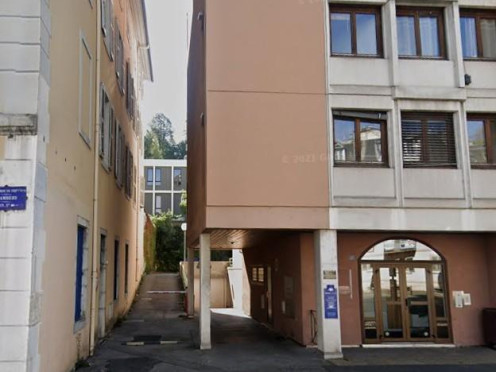 Parking à  Chambéry (73000),  pièces