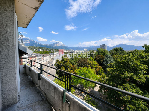 Appartement à  Chambéry (73000), 3 pièces