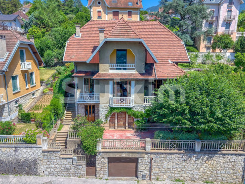 Maison à  Aix-les-Bains (73100), 10 pièces